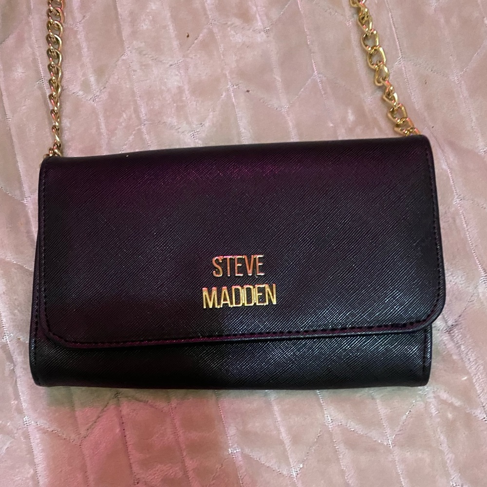Black mini Steve Madden crossbody bag (gold chain accents)